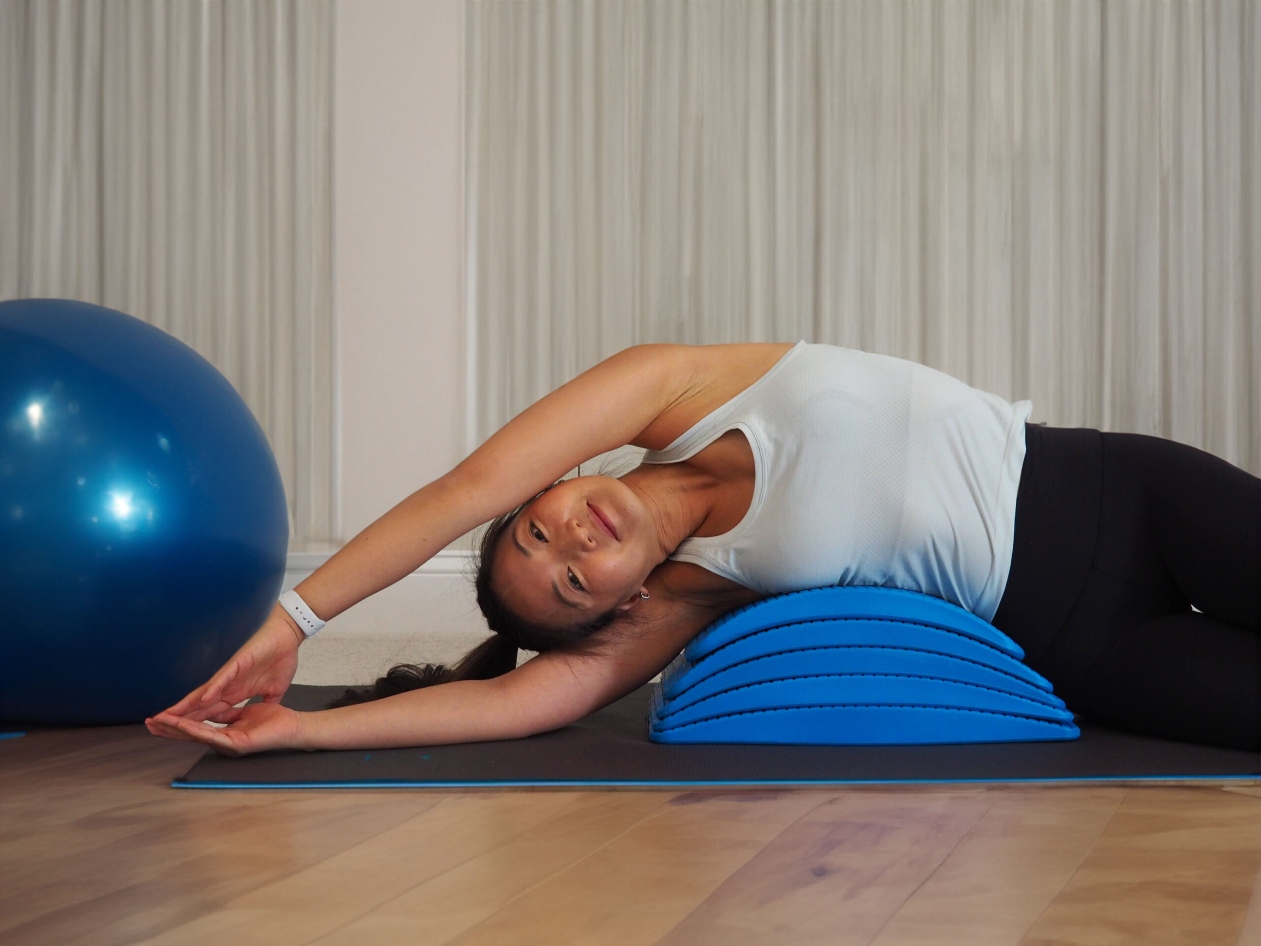 BackBridge : Back Stretcher + Spine Stretcher BackBridge : Back Stretcher + Spine Stretcher